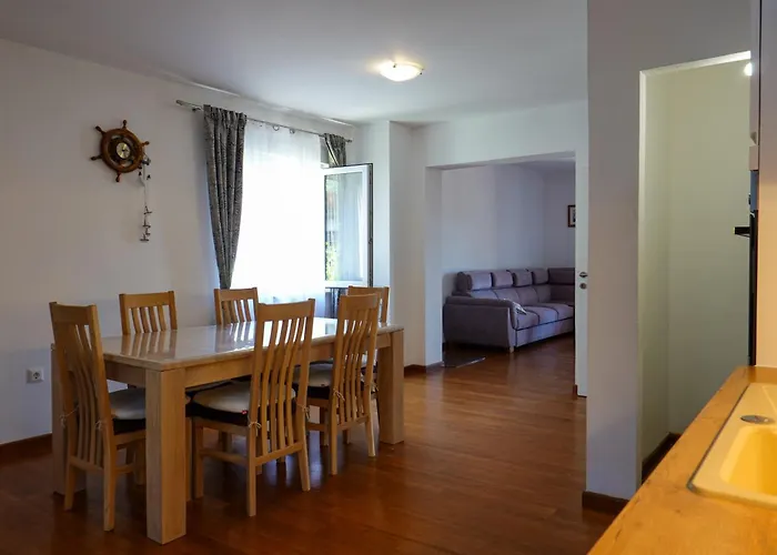 Apartments Nikolina
