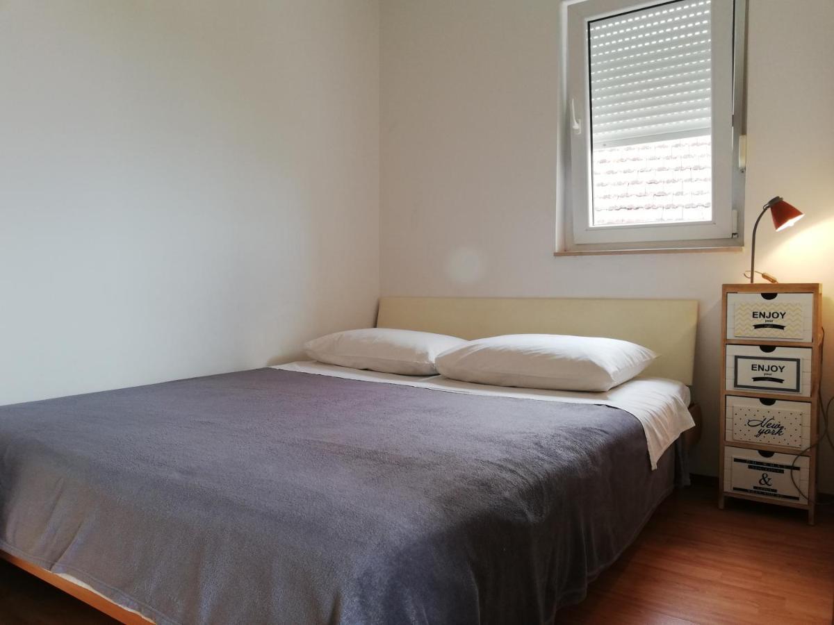 Nikolina Apartamento Posedarje